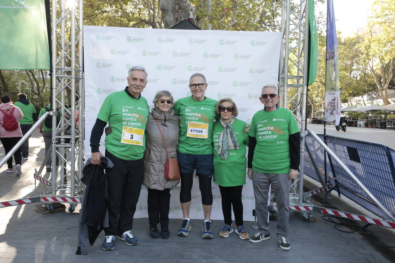 Fotos: La marcha contra el cáncer llena Valladolid de verde