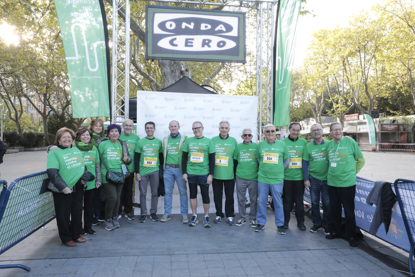 Fotos: La marcha contra el cáncer llena Valladolid de verde