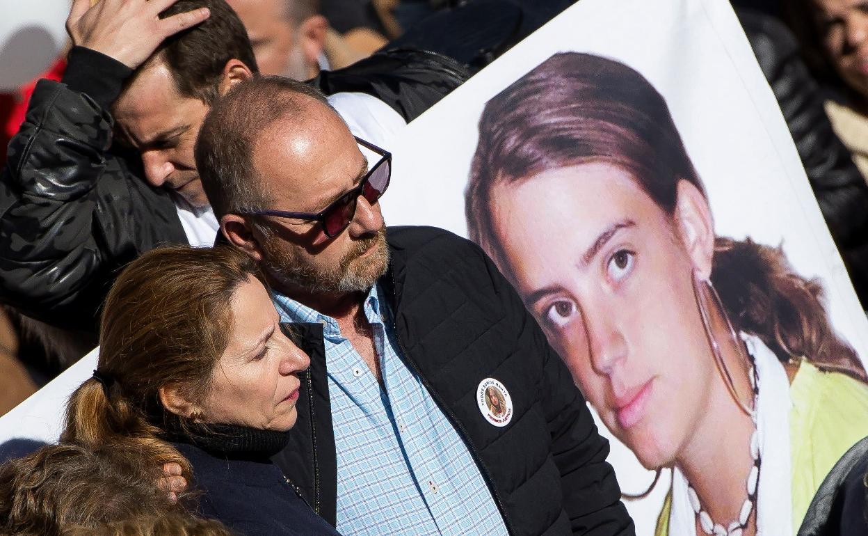 Los padres de Marta del Castillo y el abuelo, en la manifestación convocada por la familia