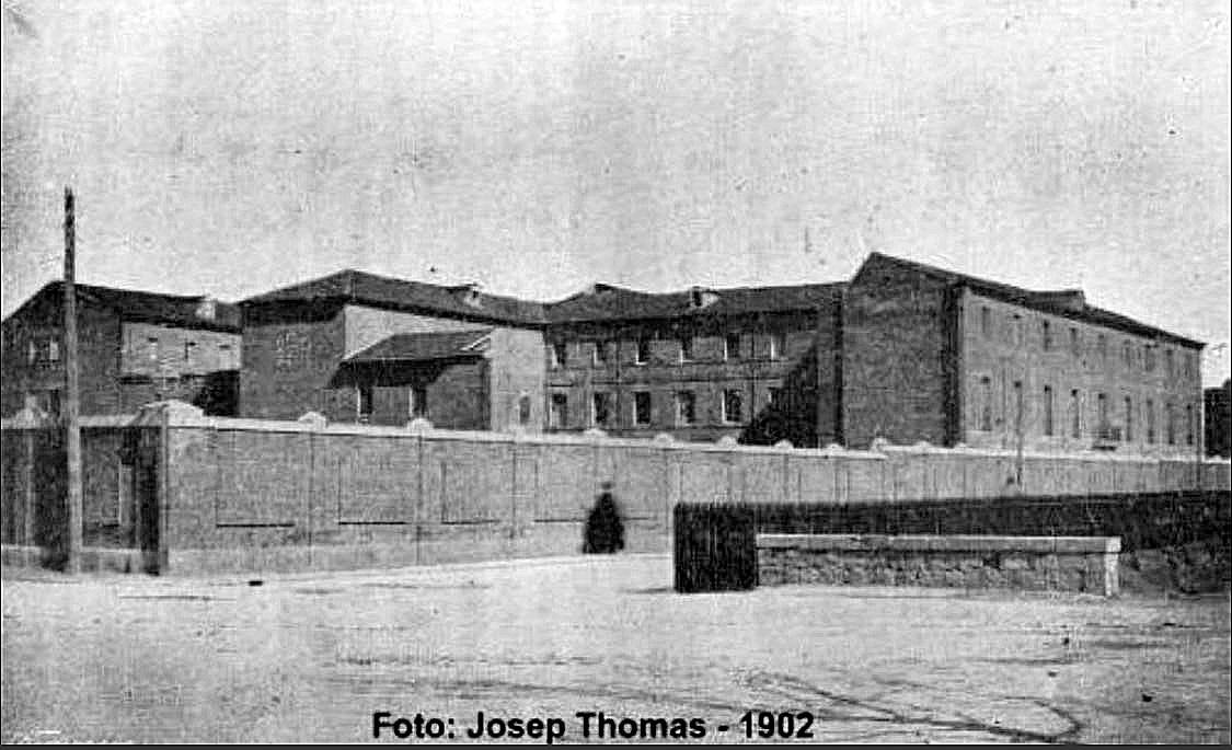 El seminario conciliar y convento de Las Salesas, en la calle Sanz y Forés, derribados en los años setenta, sobre los que se levantó el Clínico.