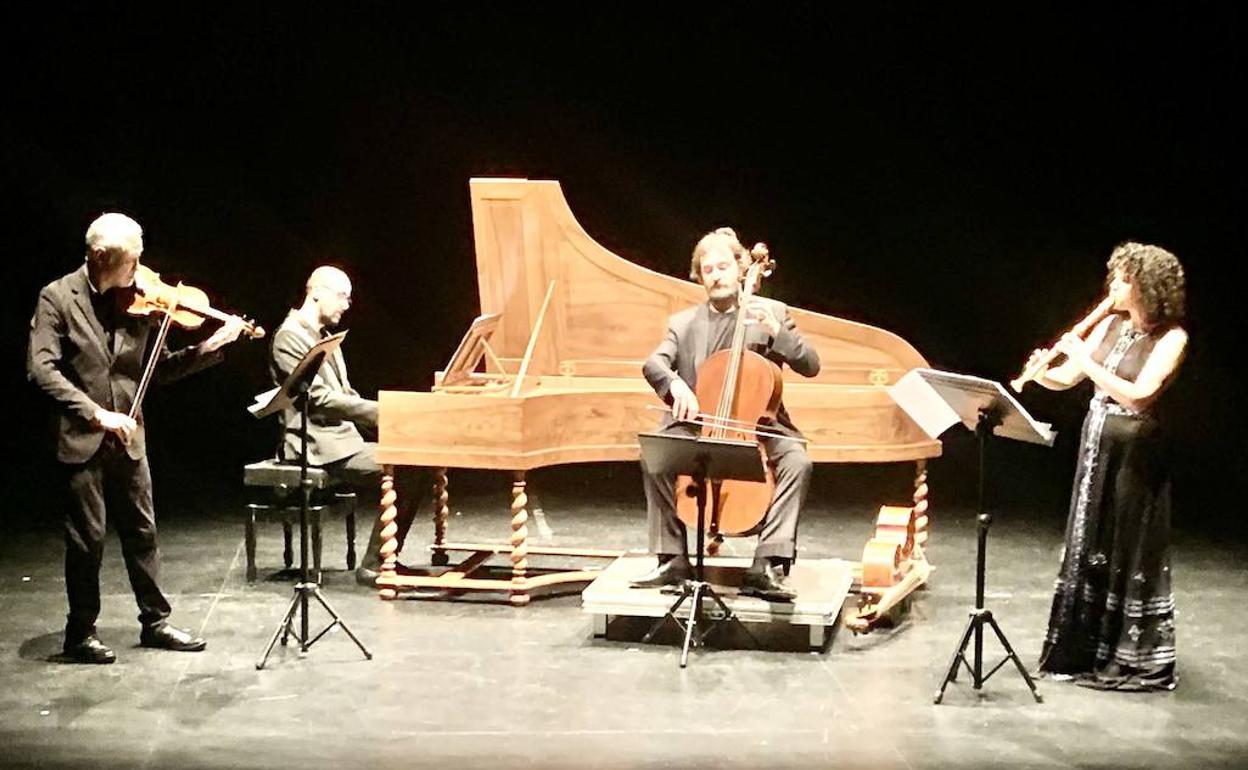 Los integrantes de La Ritirata, durante su actuación. 