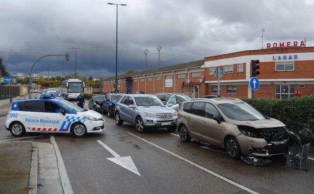 Dos heridos en una colisión múltiple en la avenida de Zamora en Argales