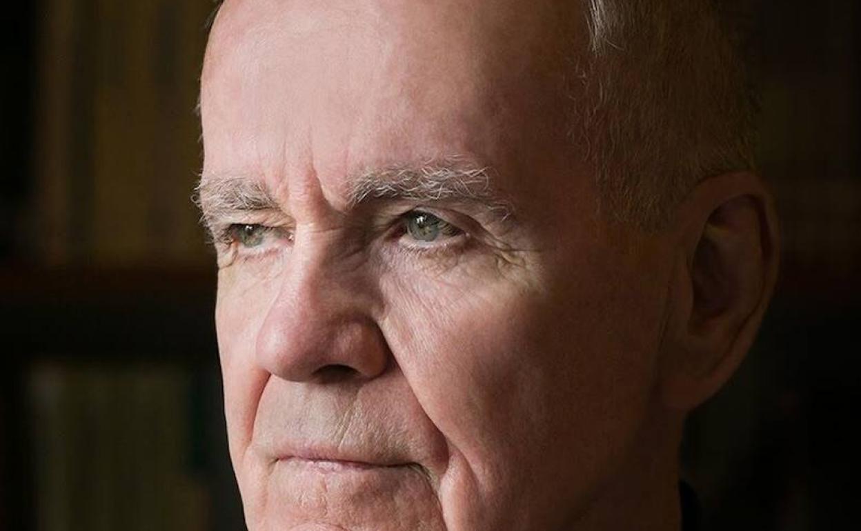 El escrito Cormac McCarthy en una imagen promocional. 