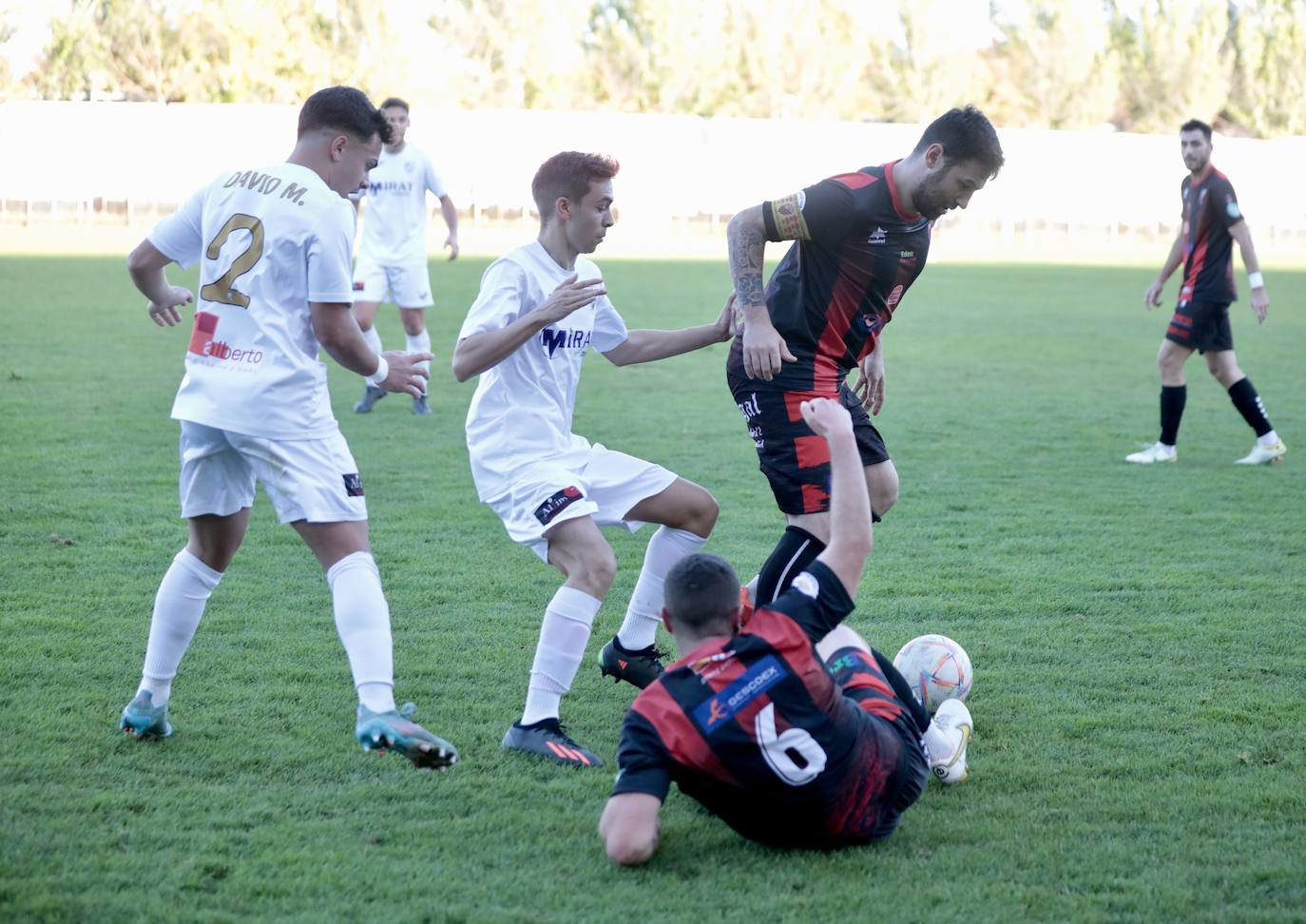 Fotos: El Laguna sale victorioso ante el Ribert