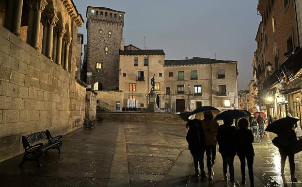 La tormenta deja sin luz parte de Segovia durante algunos minutos