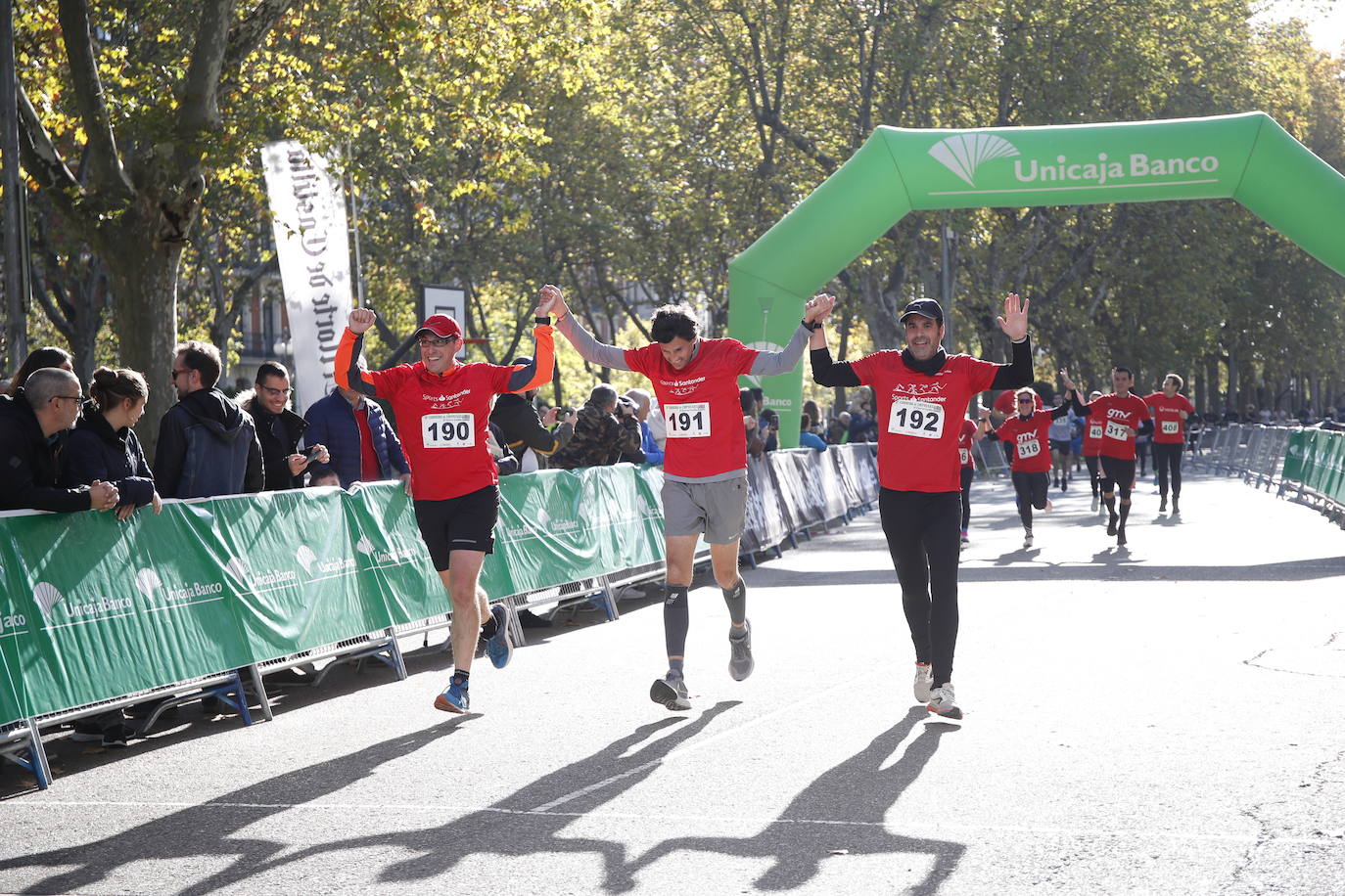 Fotos: Equipos participantes en la VI Carrera de Empresas (2/5)