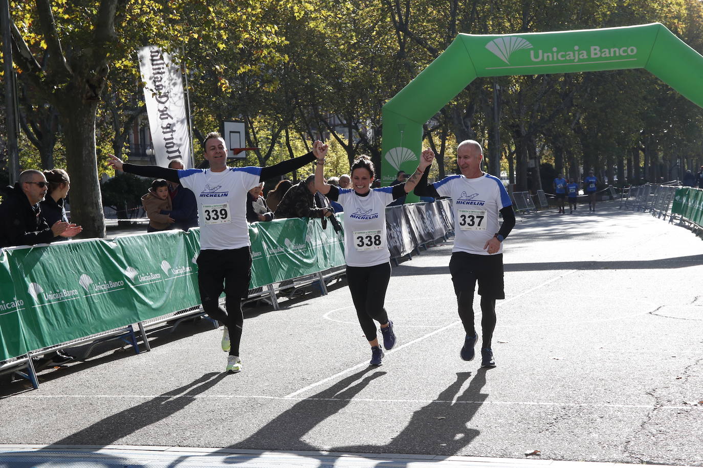 Fotos: Equipos participantes en la VI Carrera de Empresas (2/5)