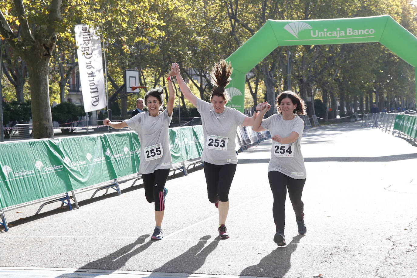 Fotos: Equipos participantes en la VI Carrera de Empresas (2/5)