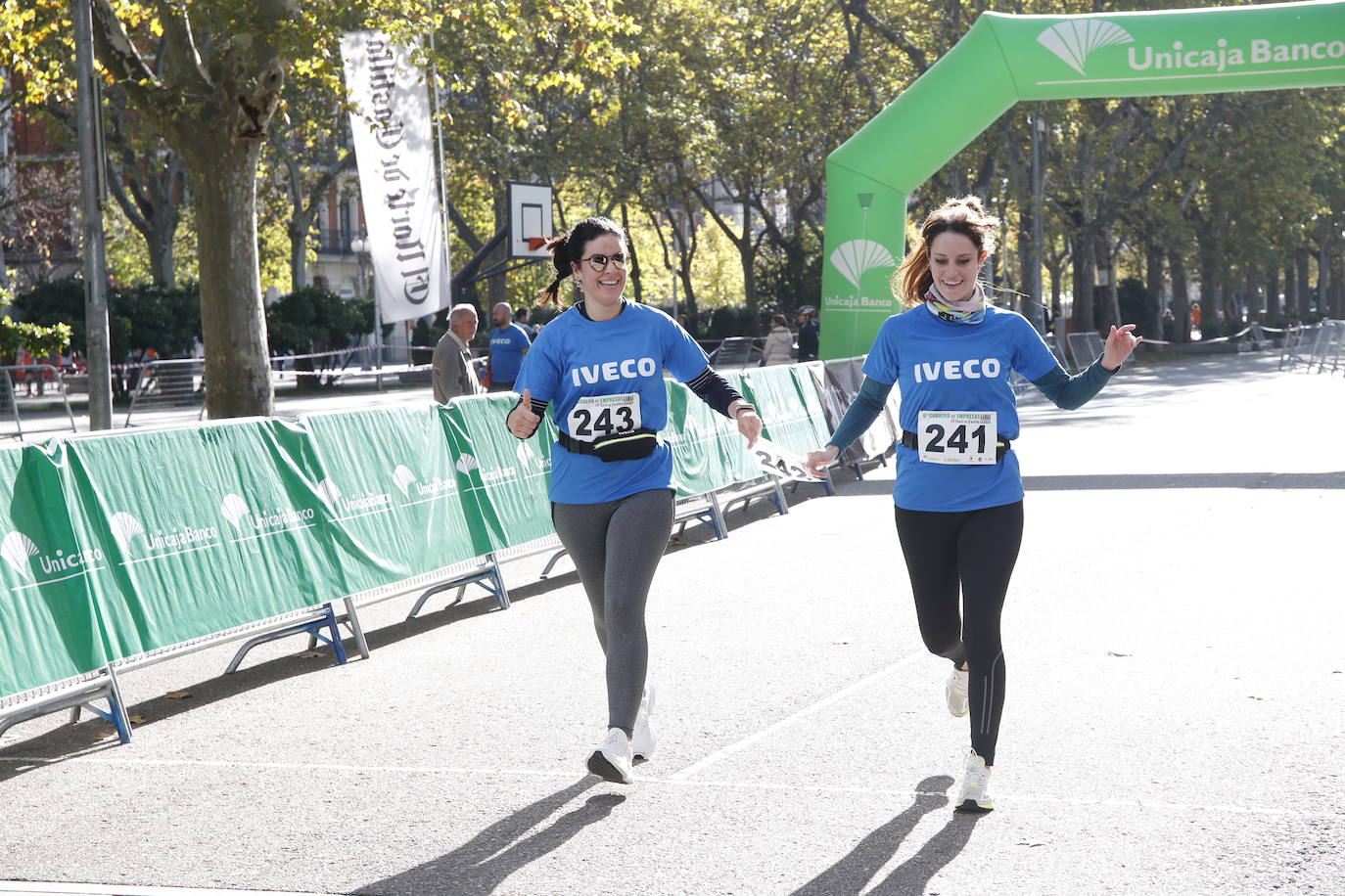 Fotos: Equipos participantes en la VI Carrera de Empresas (3/5)