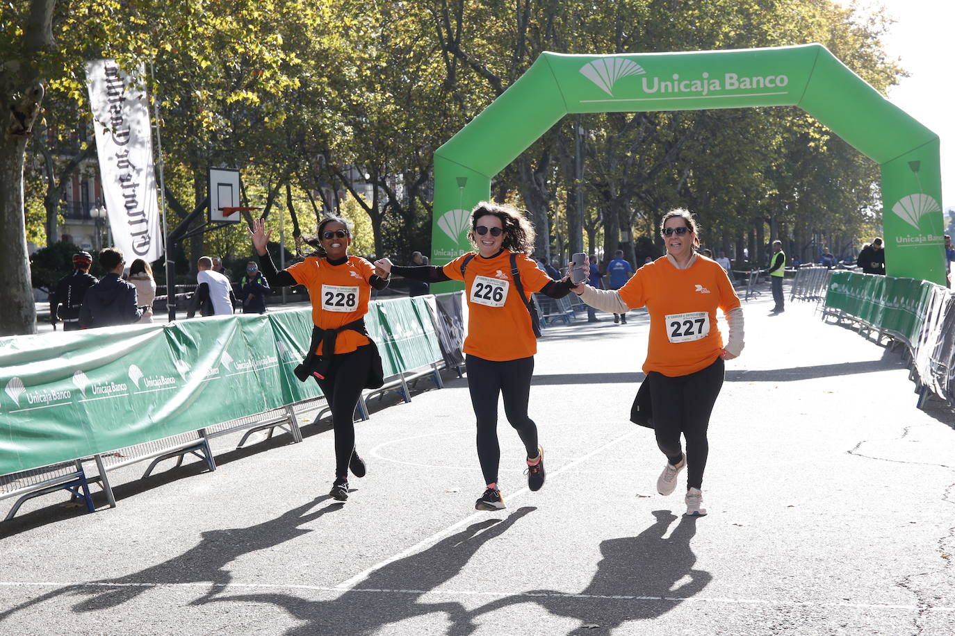 Fotos: Equipos participantes en la VI Carrera de Empresas (3/5)