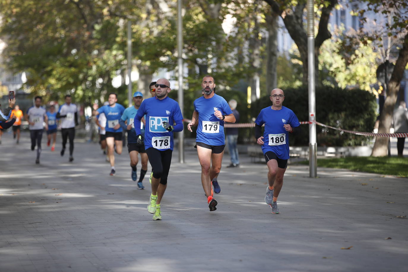 Fotos: Equipos participantes en la VI Carrera de Empresas (4/5)