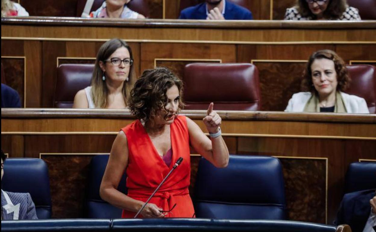 La ministra de Hacienda, María Jesús Montero, en el Congreso, en una imagen de archivo. 