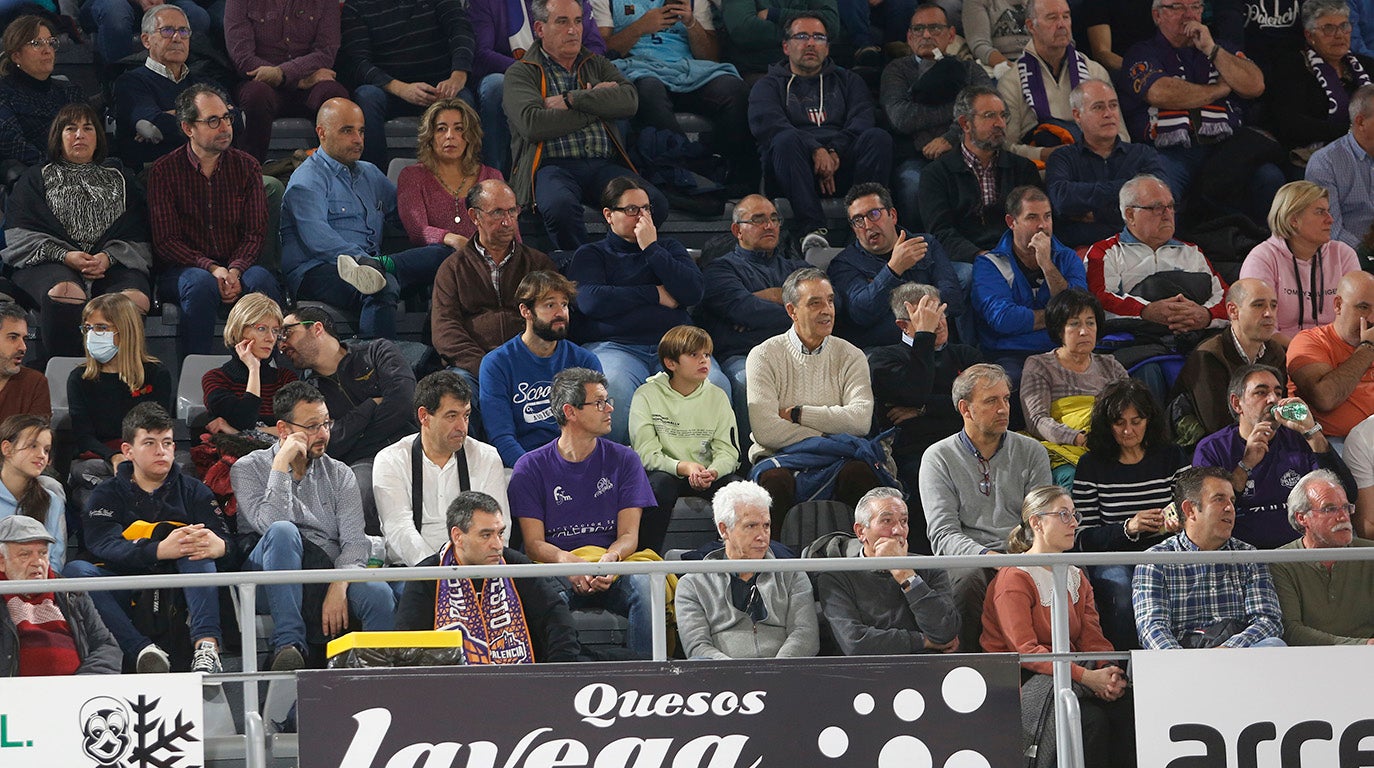 Zunder Palencia Baloncesto 77 - 63 TAU Castelló