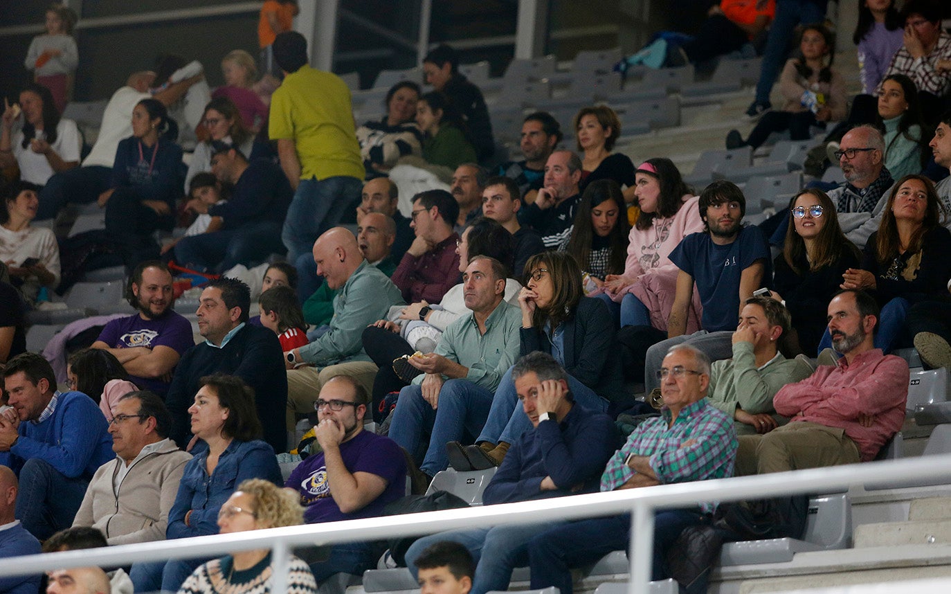 Zunder Palencia Baloncesto 77 - 63 TAU Castelló