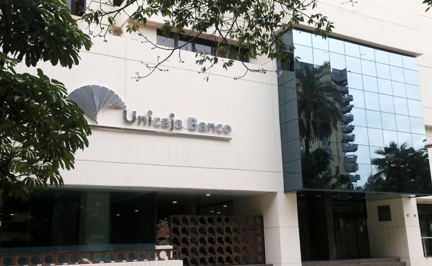 Unicaja Banco acerca a agricultores y ganaderos la nueva PAC 2023-2027