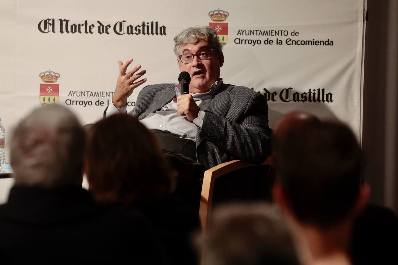 Fotos: Juan Manuel de Prada en el Aula de Cultura de El Norte de Castilla