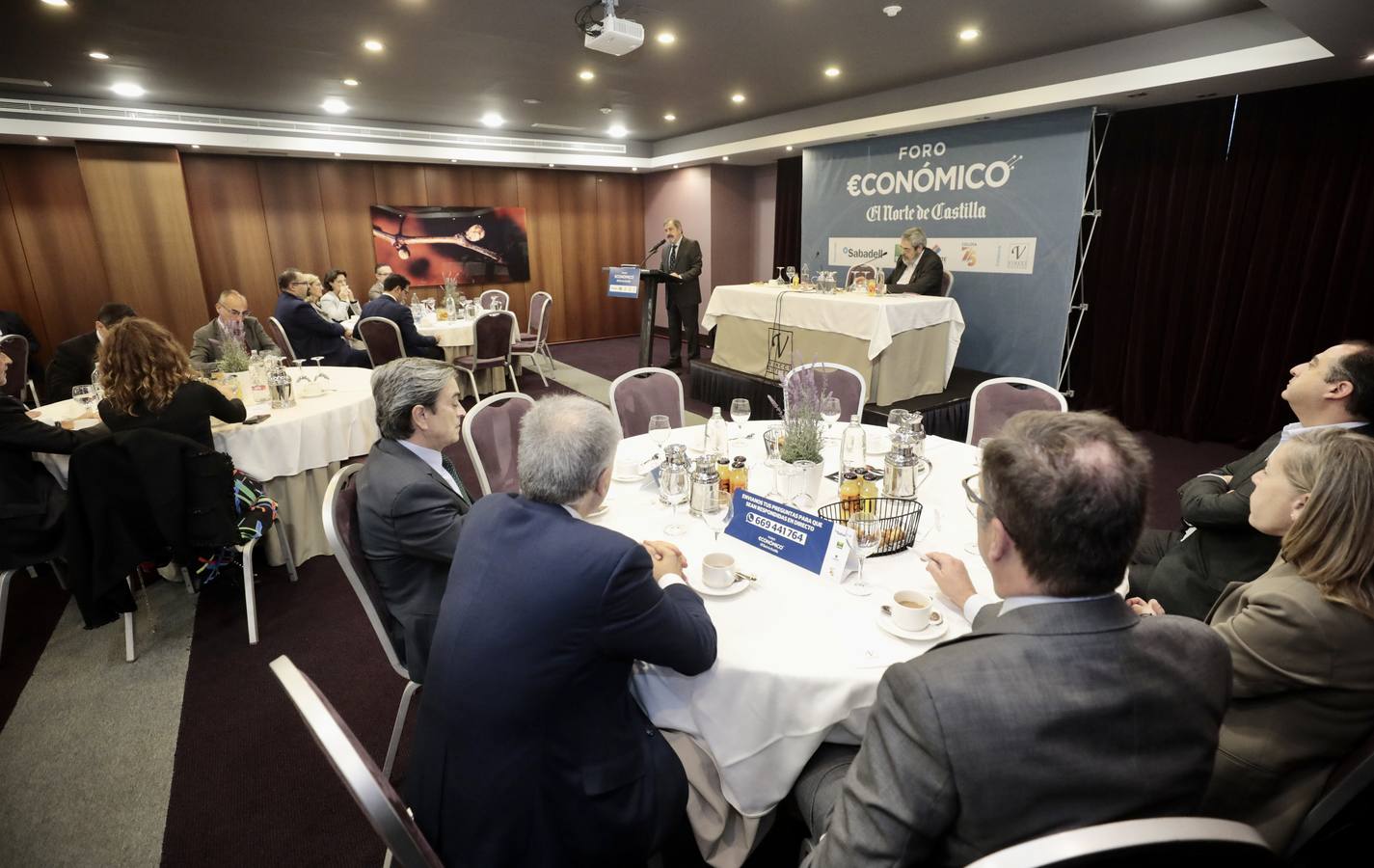 Fotos: Ignacio Marco-Gardoqui, en el Foro Económico de El Norte