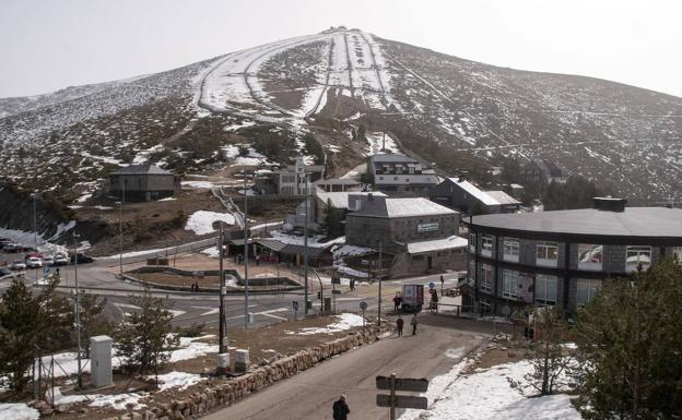 El TSJ permite a la estación de esquí de Navacerrada el uso de un arroyo para la fabricación de nieve