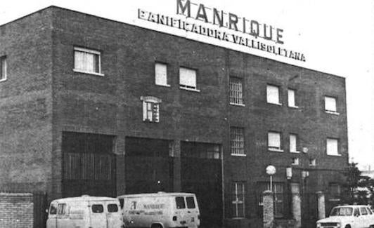 Exterior de la panificadora Manrique en los años ochenta. 