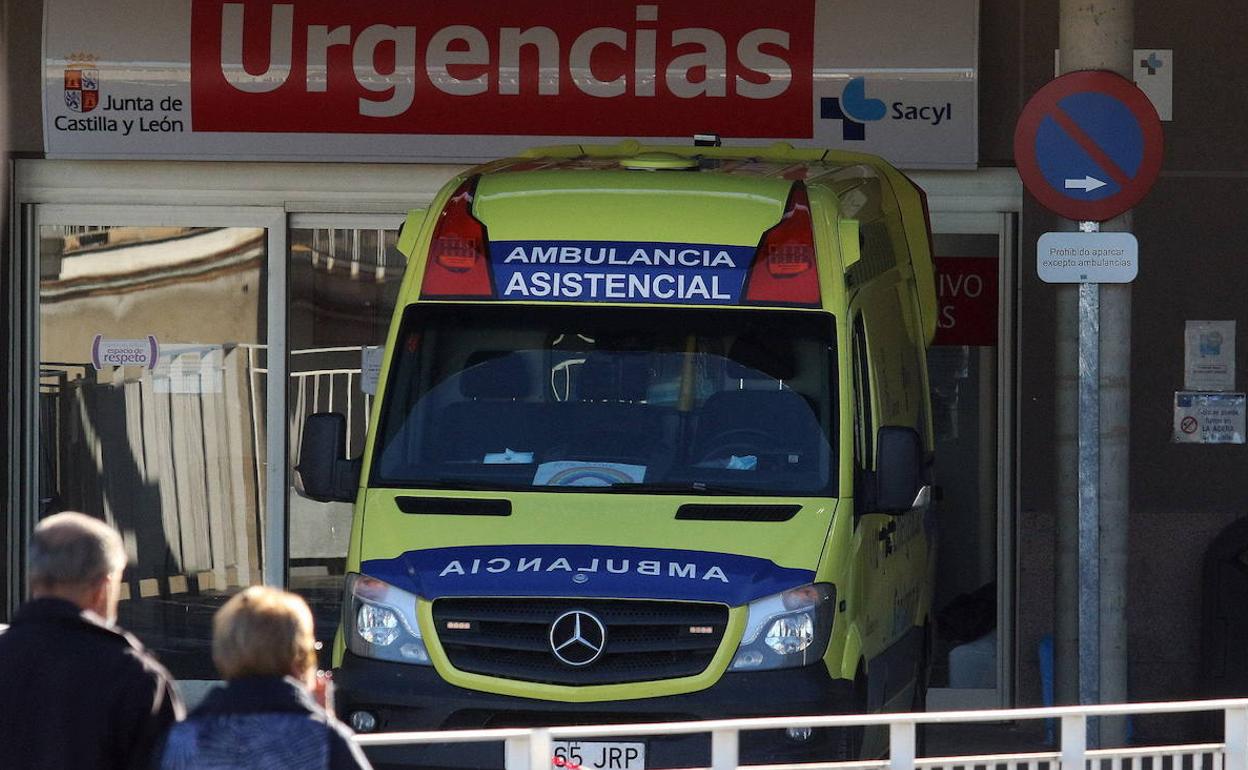 Entrada a Urgencias en el Hospital General de Segovia. 