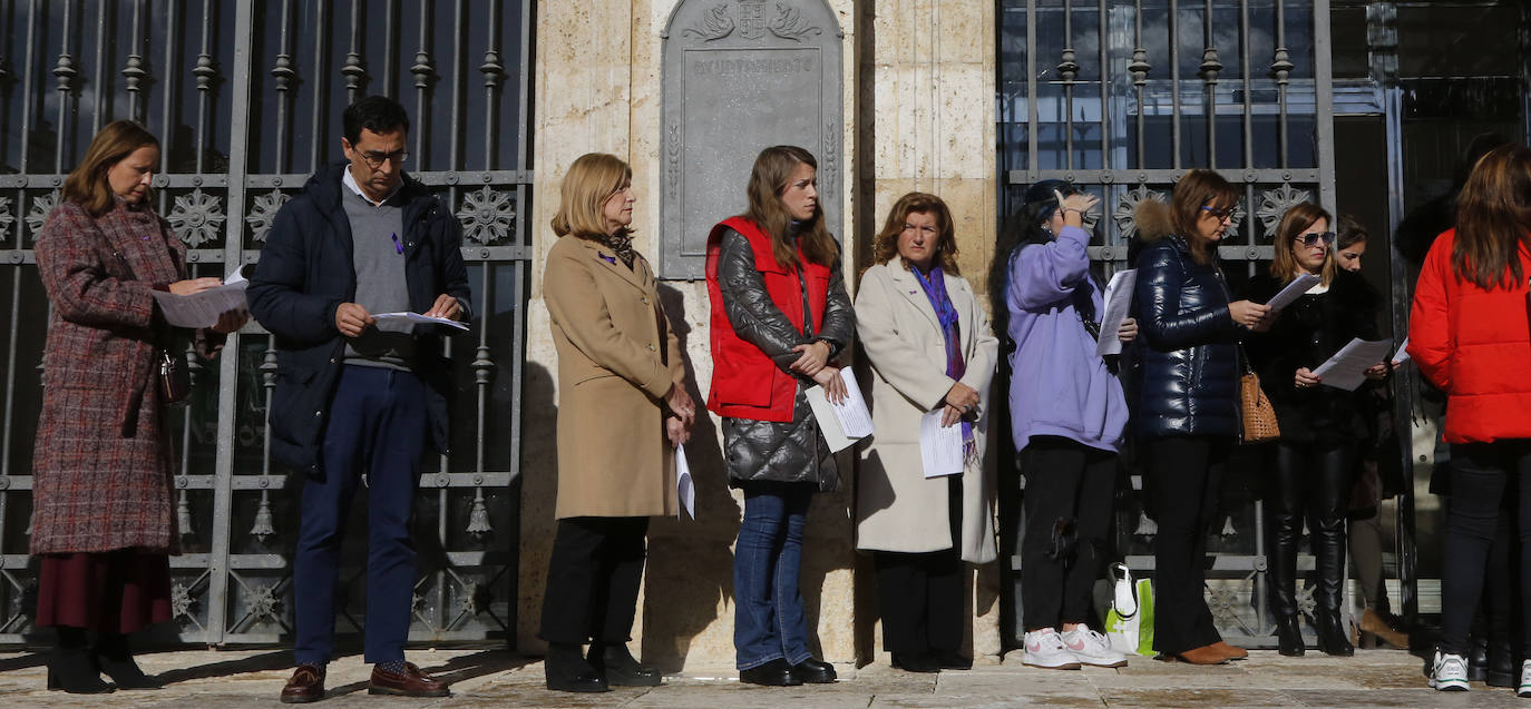 Sindicatos e instituciones salen a la calle para clamar contra la lacra de la violencia de género