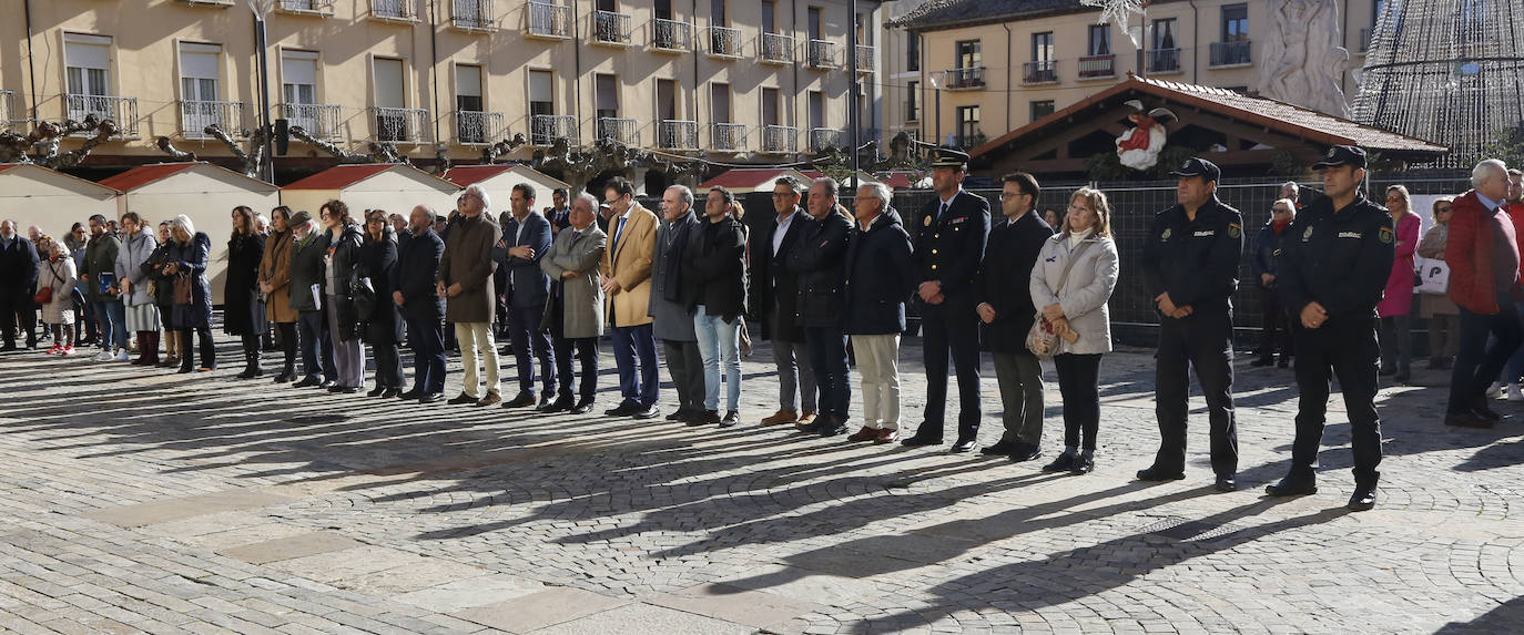 Sindicatos e instituciones salen a la calle para clamar contra la lacra de la violencia de género