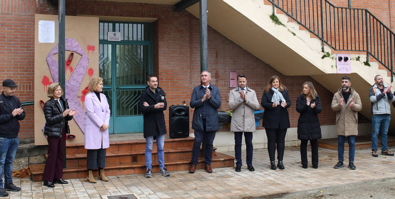 Actos contra la violencia machista en el IES Giner de los Ríos y Colegio San José.