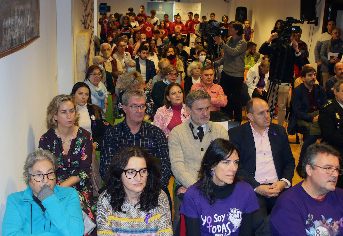 Actos del Día contra la violencia machista en el Ayuntamiento y la Diputación de Segovia. 