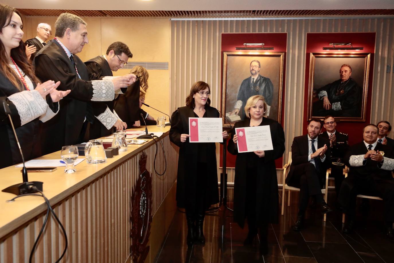 Fotos: El Colegio de Abogados de Valladolid entrega sus insignias