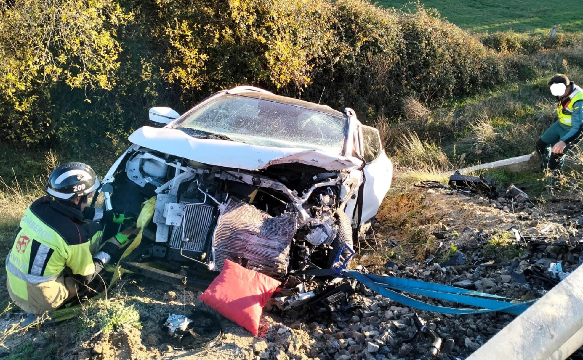 Estado en el que quedó uno de los vehículos siniestrados en el gravísimo accidente de Villatoro. 