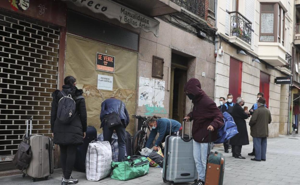 Un desalojo en una casa okupada en Gijón