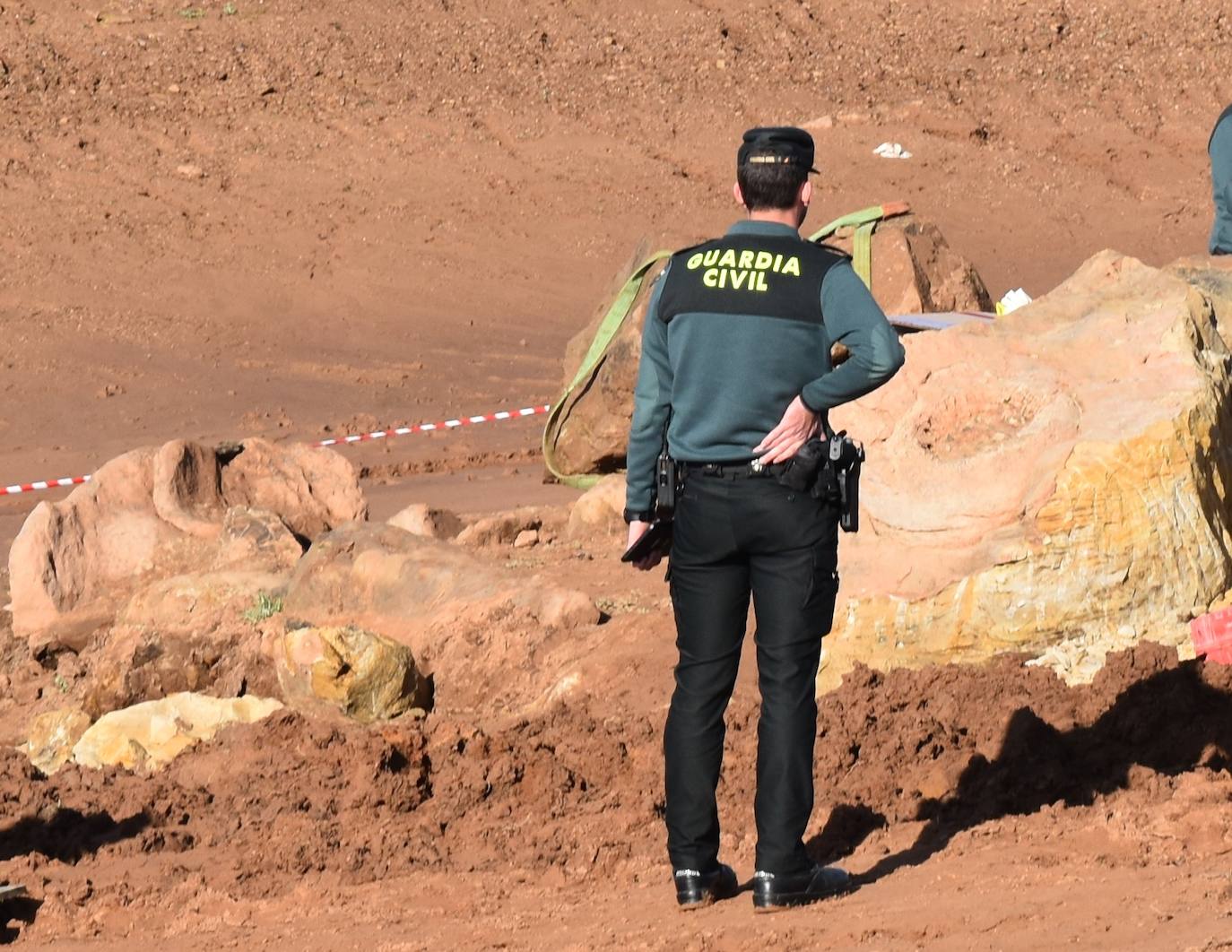 Fotos: Polémica por la extracción de fósiles en el pantano de Aguilar
