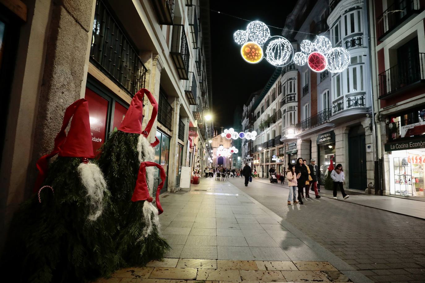 Fotos: Decoración de Navidad en la calle Platerías de Valladolid