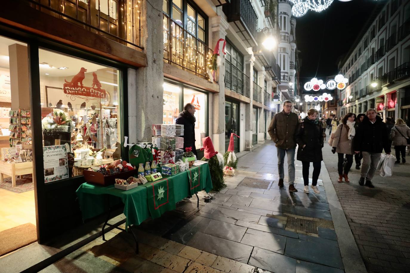 Fotos: Decoración de Navidad en la calle Platerías de Valladolid