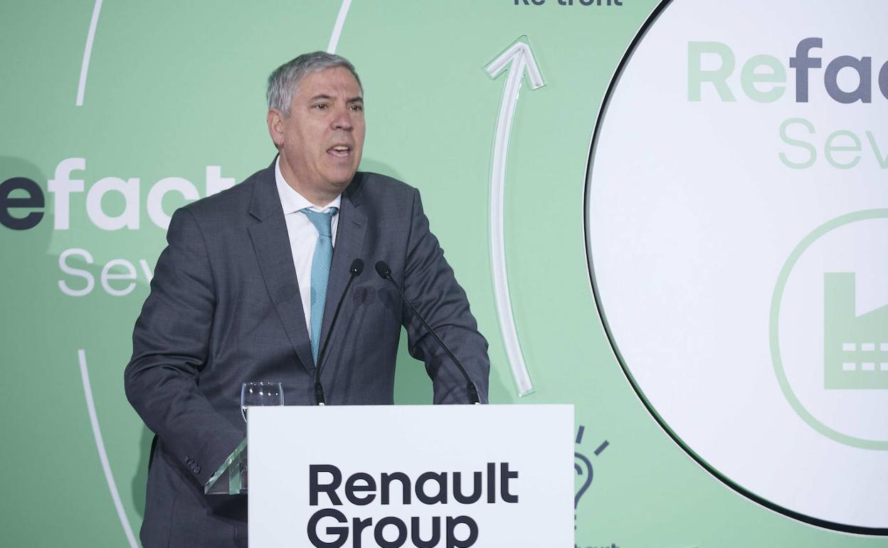 José Vicente de los Mozos, durante su alocución ayer tras la visita a la planta del proyecto Re-Factory en Sevilla.