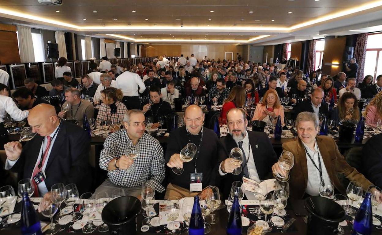 Aspecto de la sala en la que se llevó a cabo la cata Ópera Prima de la DO Ribera del Duero. 