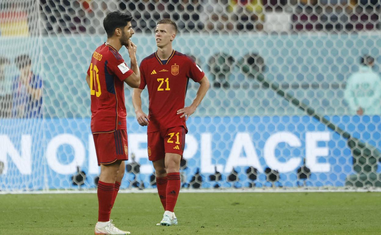 Marco Asensio y Dani Olmo, en el partido contra Japón.