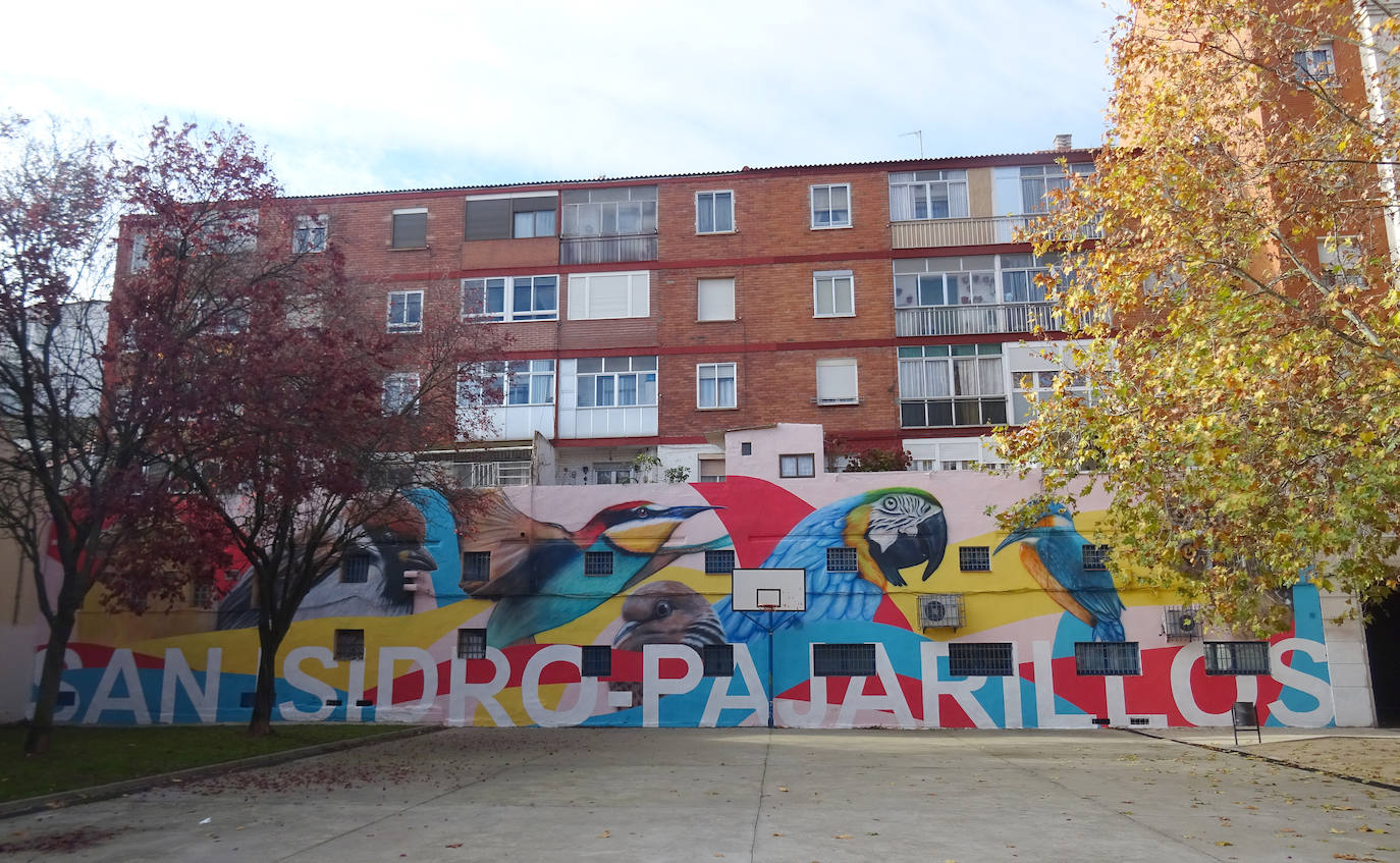 Vía peatonal entre las calles Pelícano y Tórtola. 