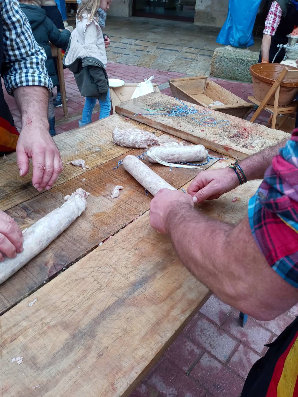 Fotos: IV Fiesta de la Matanza en Villabrágima (Valladolid)