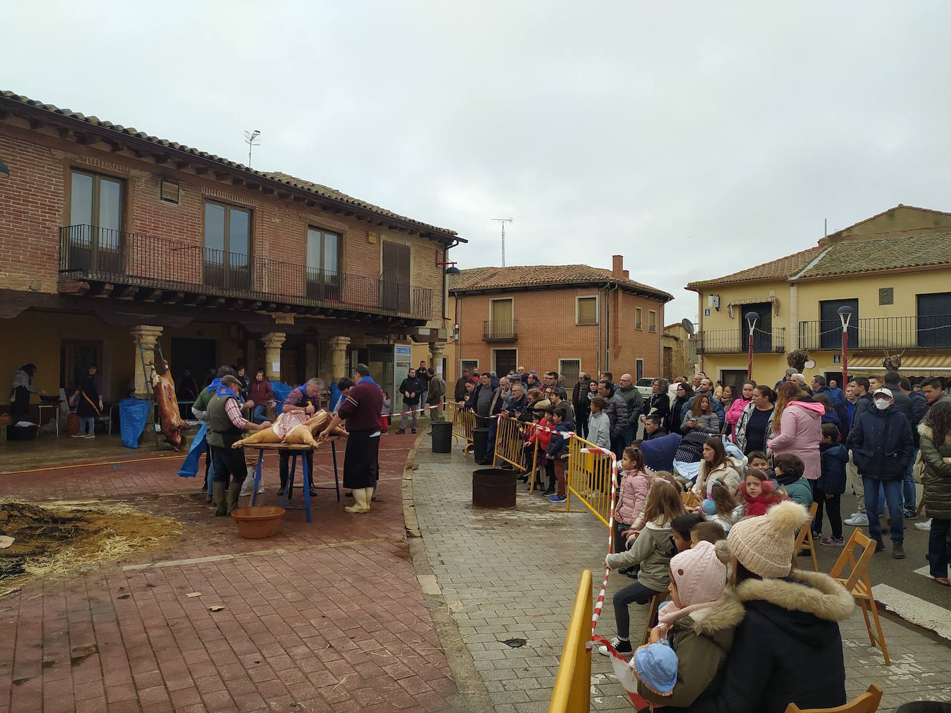 Fotos: IV Fiesta de la Matanza en Villabrágima (Valladolid)