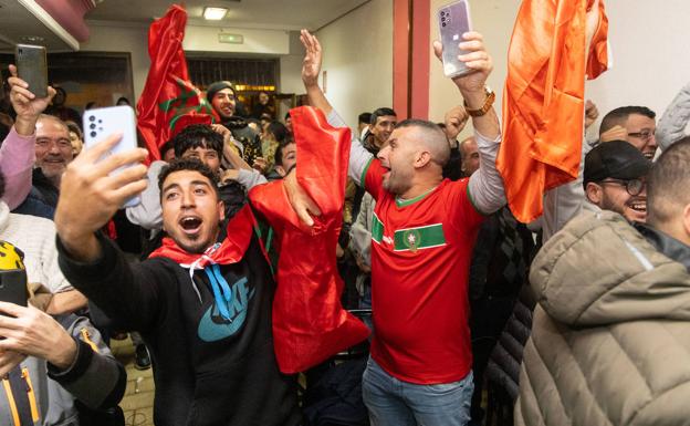 Momento en el que finaliza la tanda de penaltis en la Tetería Elías.