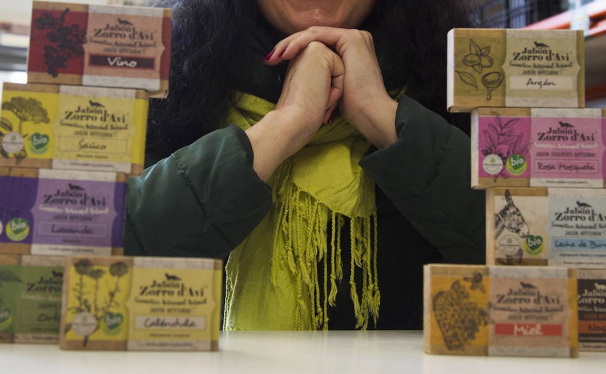 Cajas de cosméticos de una tienda de Puebla de Sanabria, Zamora.