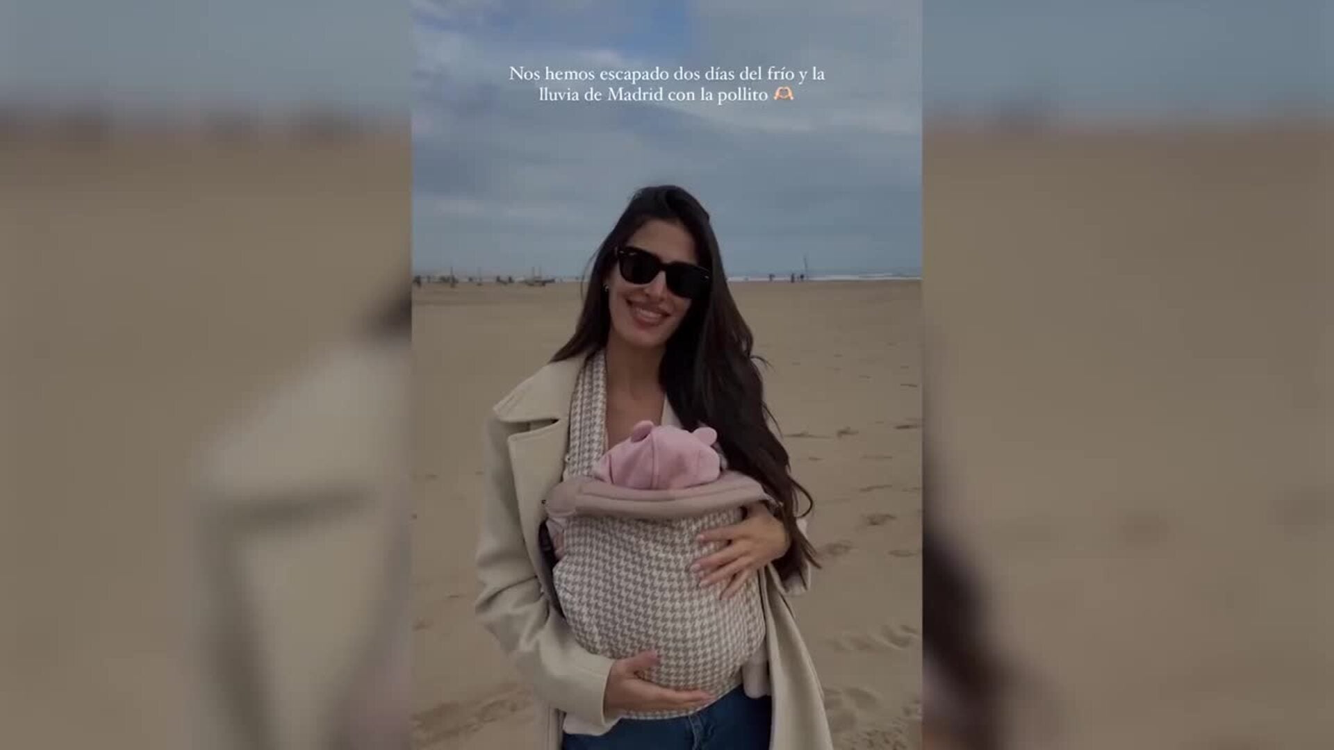 Lidia Torrent y Jaime Astrain, más felices que nunca, comparten su viaje con su hija