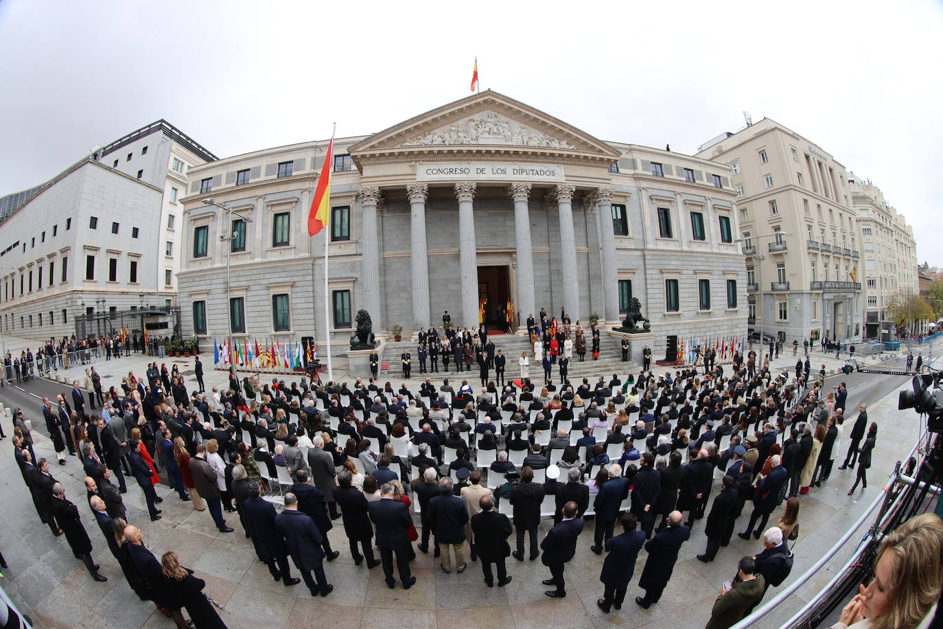 Conmemoración del aniversario de la Constitución frente al Congreso de los Diputados.