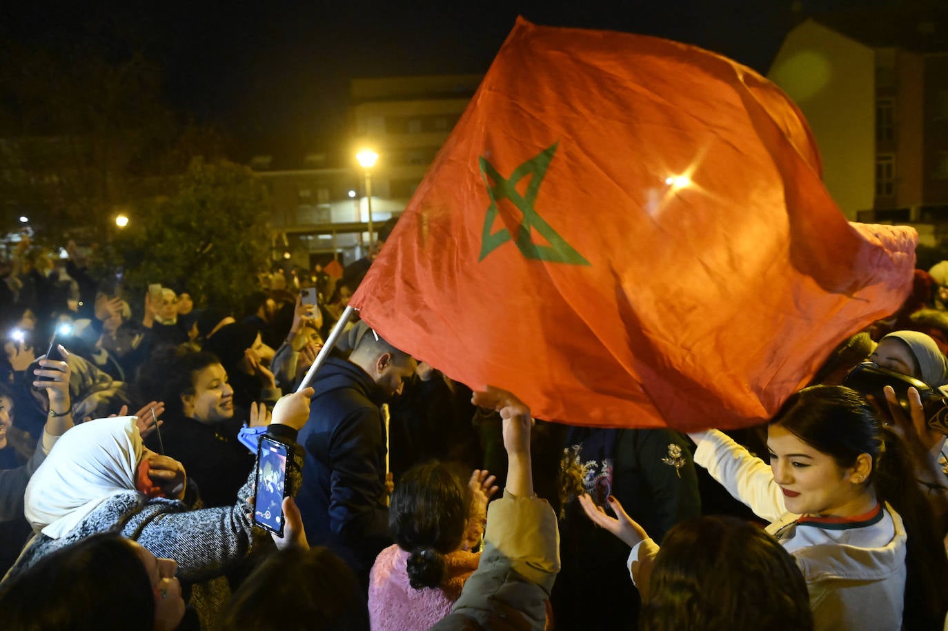 Fotos: La comunidad marroquí celebra el pase a semifinales de su selección del Mundial de Qatar