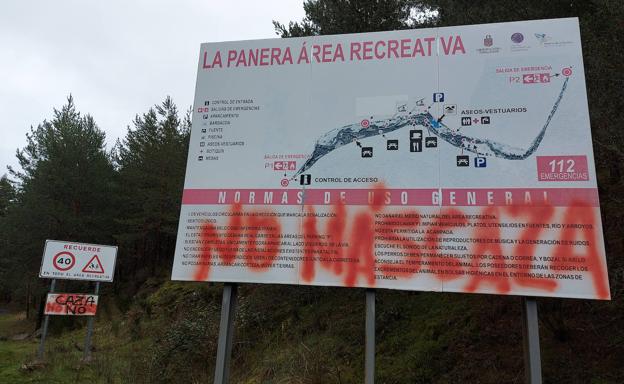 Ataques vandálicos contra paneles informativos en El Espinar 