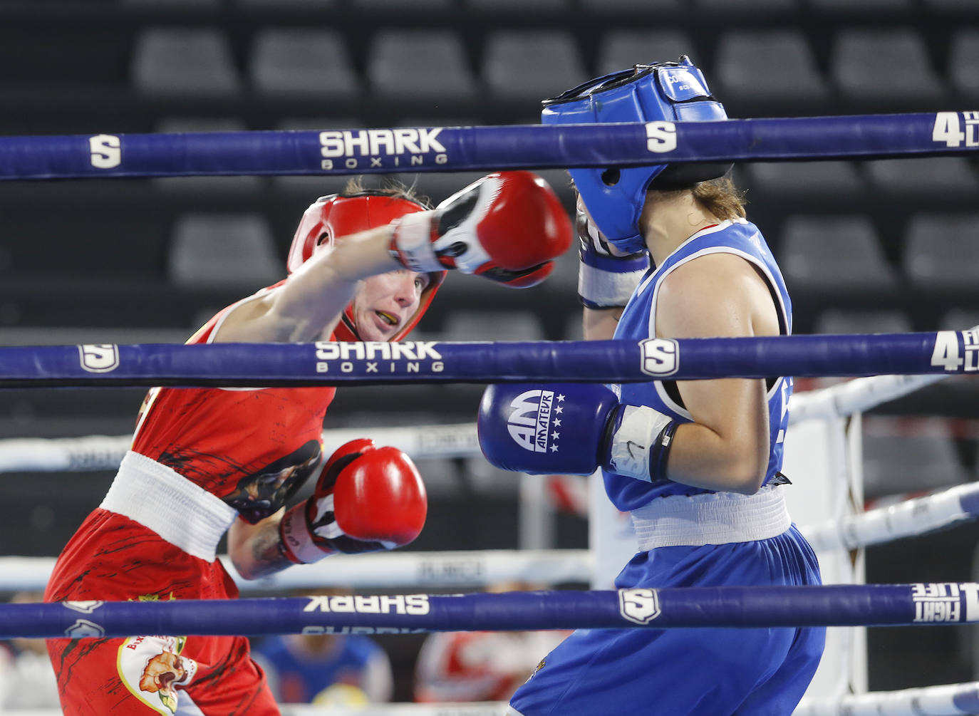 Fotos: Buena pegada en el Pabellón de Palencia