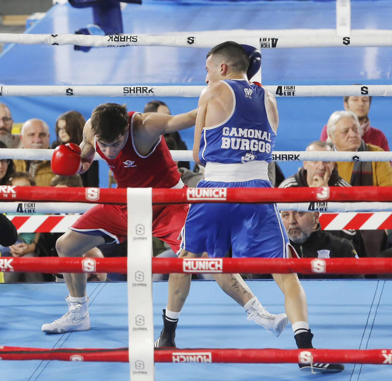 Fotos: Buena pegada en el Pabellón de Palencia