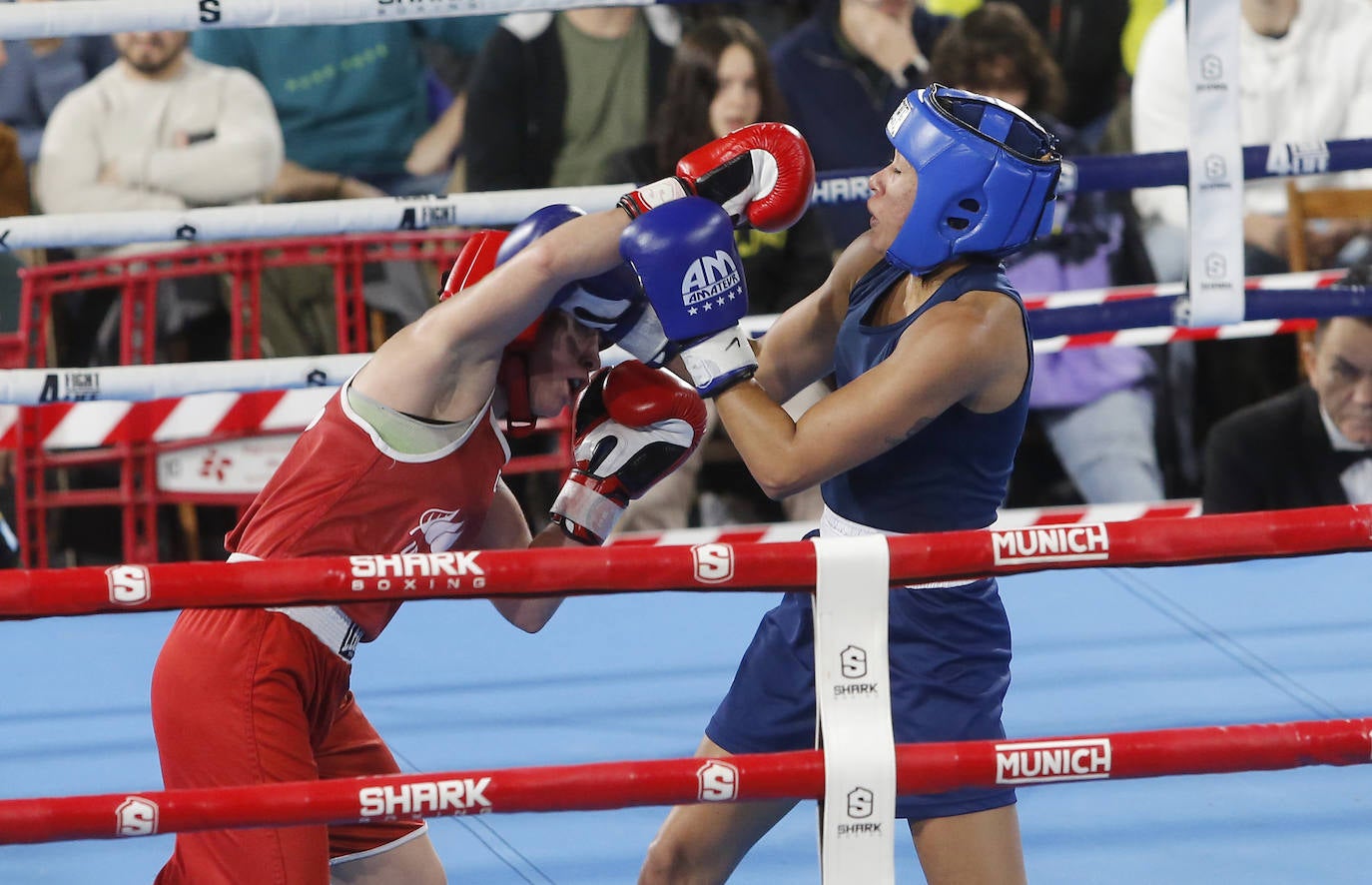 Fotos: Buena pegada en el Pabellón de Palencia