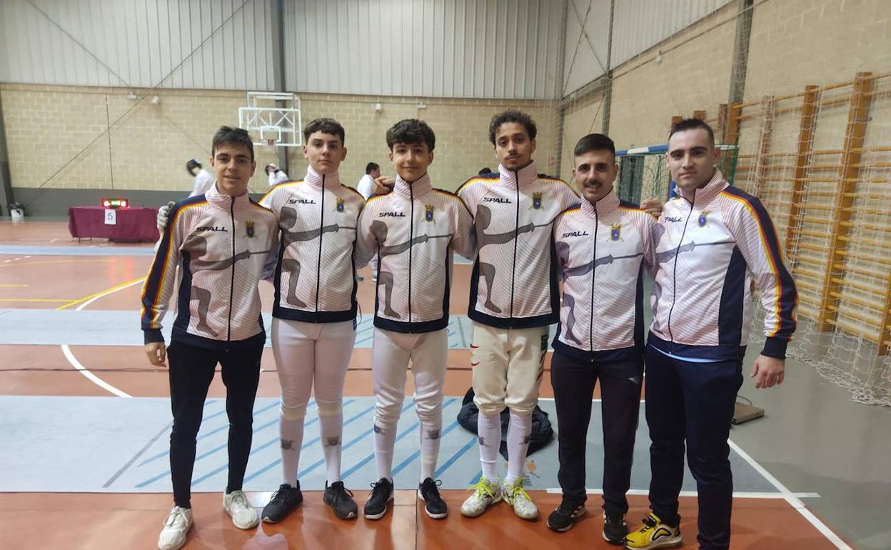 VCE y El Duque brillan en el autonómico de esgrima
